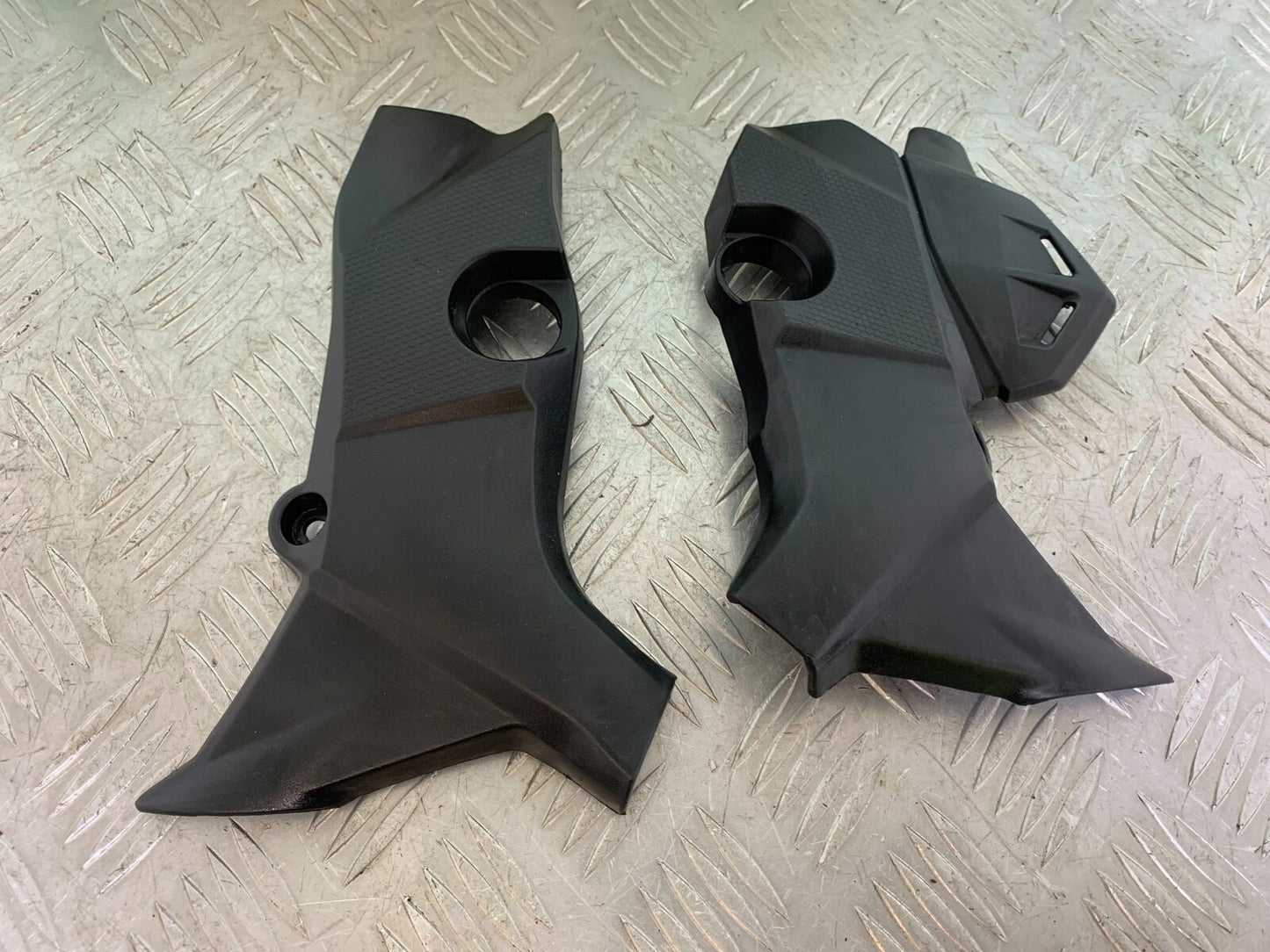 BENELLI BN125 BN 125 LEFT AND RIGHT SIDE INFILLS YEAR 2018-2021 (CMB1080)