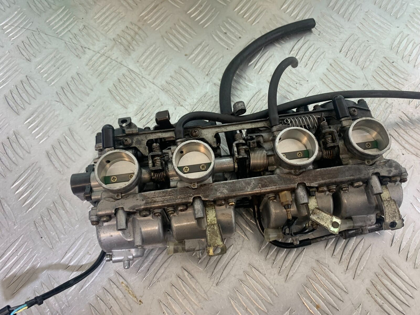 KAWASAKI Z750 ZR750 ZR-7S CARBS   YEAR 1999-05 (CMB1135)