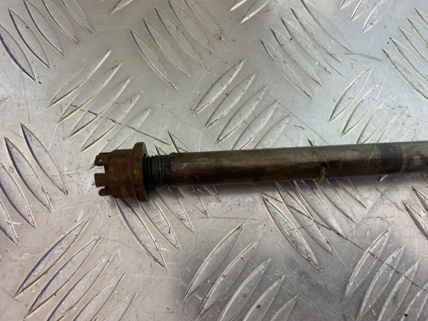 HONDA CX500 CX 500 REAR WHEEL SPINDLE  YEAR 1980 (CMB1131)