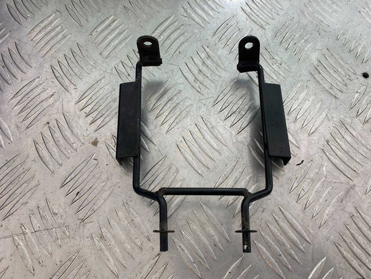 MUTT GT-SS 125 HEADLIGHT BRACKET   YEAR 2020- 2024 (CMB1085)