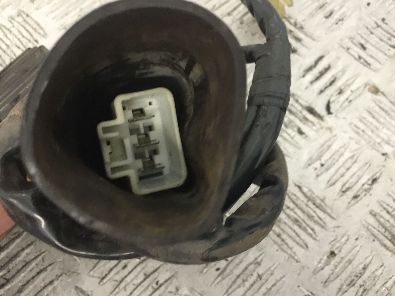 HONDA VTX1300 S REGULATOR  YEAR 2004-09 (STOCK 749)