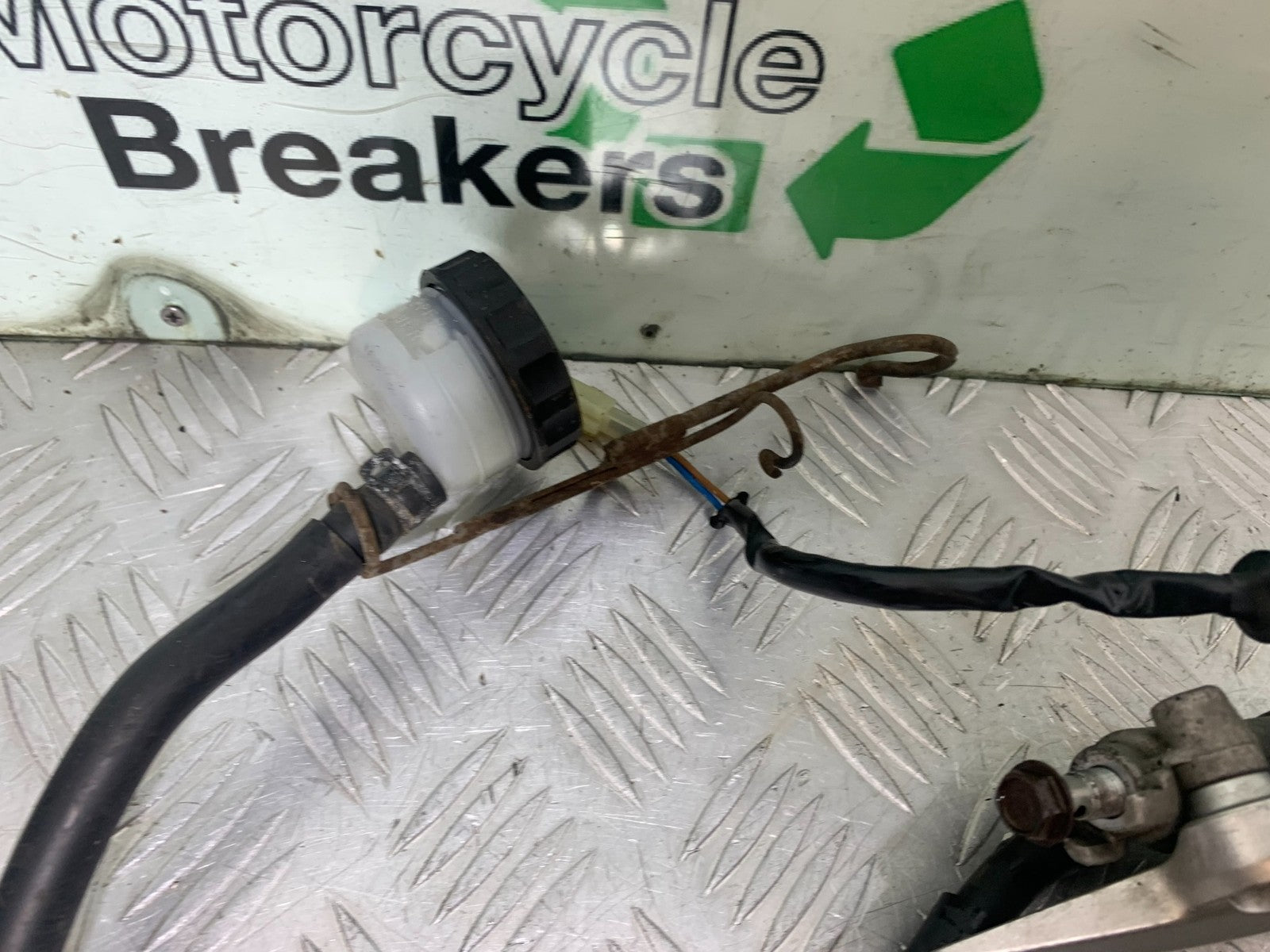 KAWASAKI GTR1400 GTR 1400 FRONT RIGHT HANGER  YEAR 2007-2009 (CMB1306)