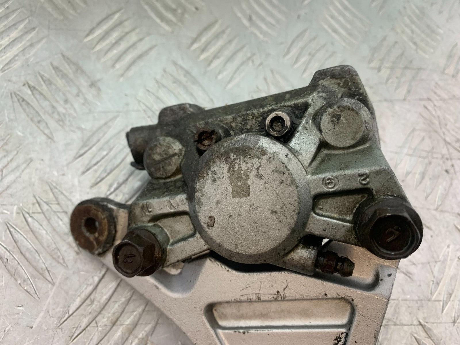 YAMAHA FZS600 FAZER 600 REAR CALIPER (SOLD AS PARTS)  YEAR 1998-2001 (CMB1267)