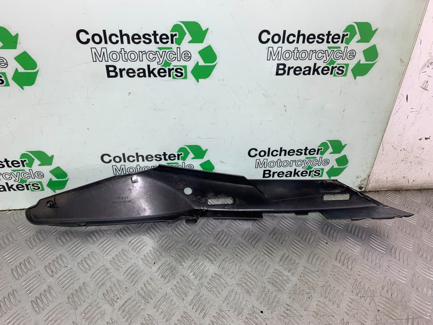 KAWASAKI GTR1400 GTR 1400 LEFT SEAT PANEL  YEAR 2007-2009 (CMB1306)