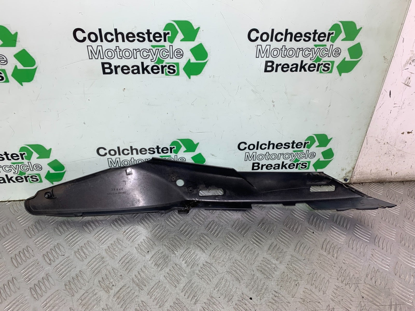 KAWASAKI GTR1400 GTR 1400 LEFT SEAT PANEL  YEAR 2007-2009 (CMB1306)