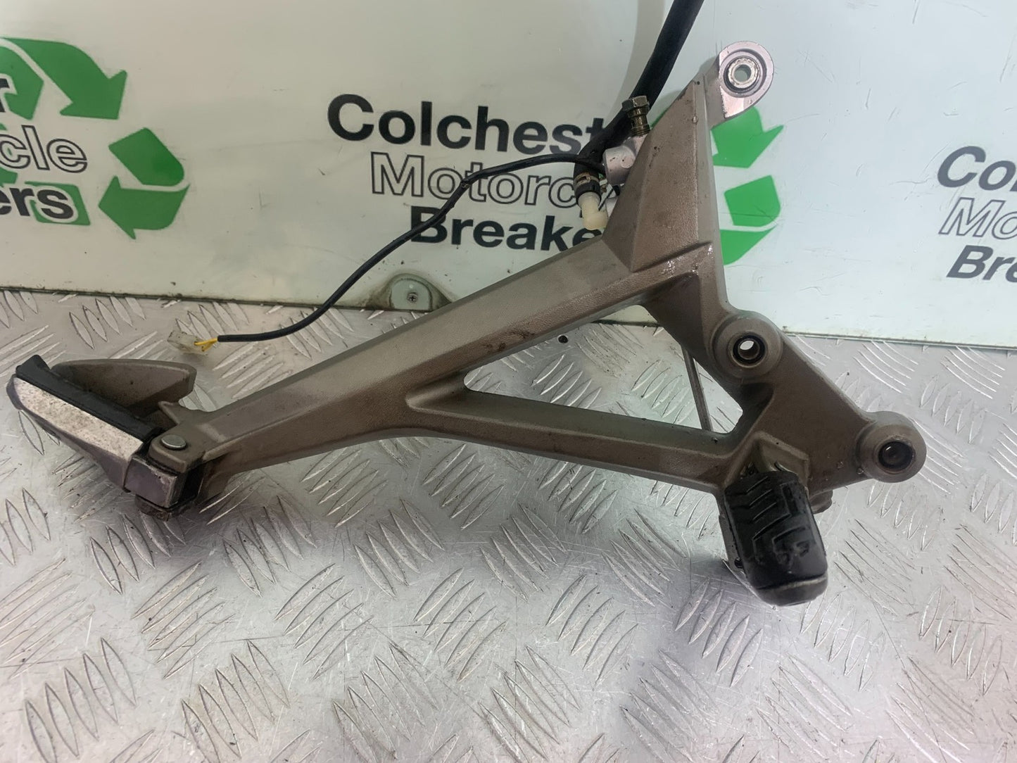 APRILIA SL750 SL 750 SHIVER RIGHT HANGER  YEAR 2008-2016 (CMB1242)