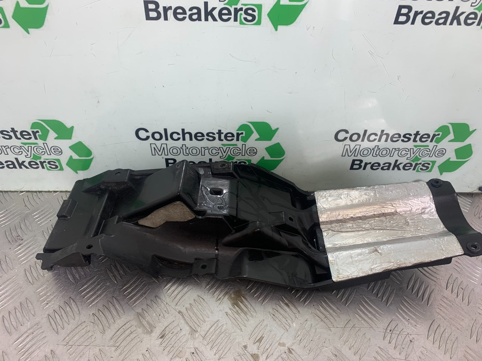 SUZUKI GSR600 GSR 600 UNDERTRAY   2006-2010 (CMB1177)