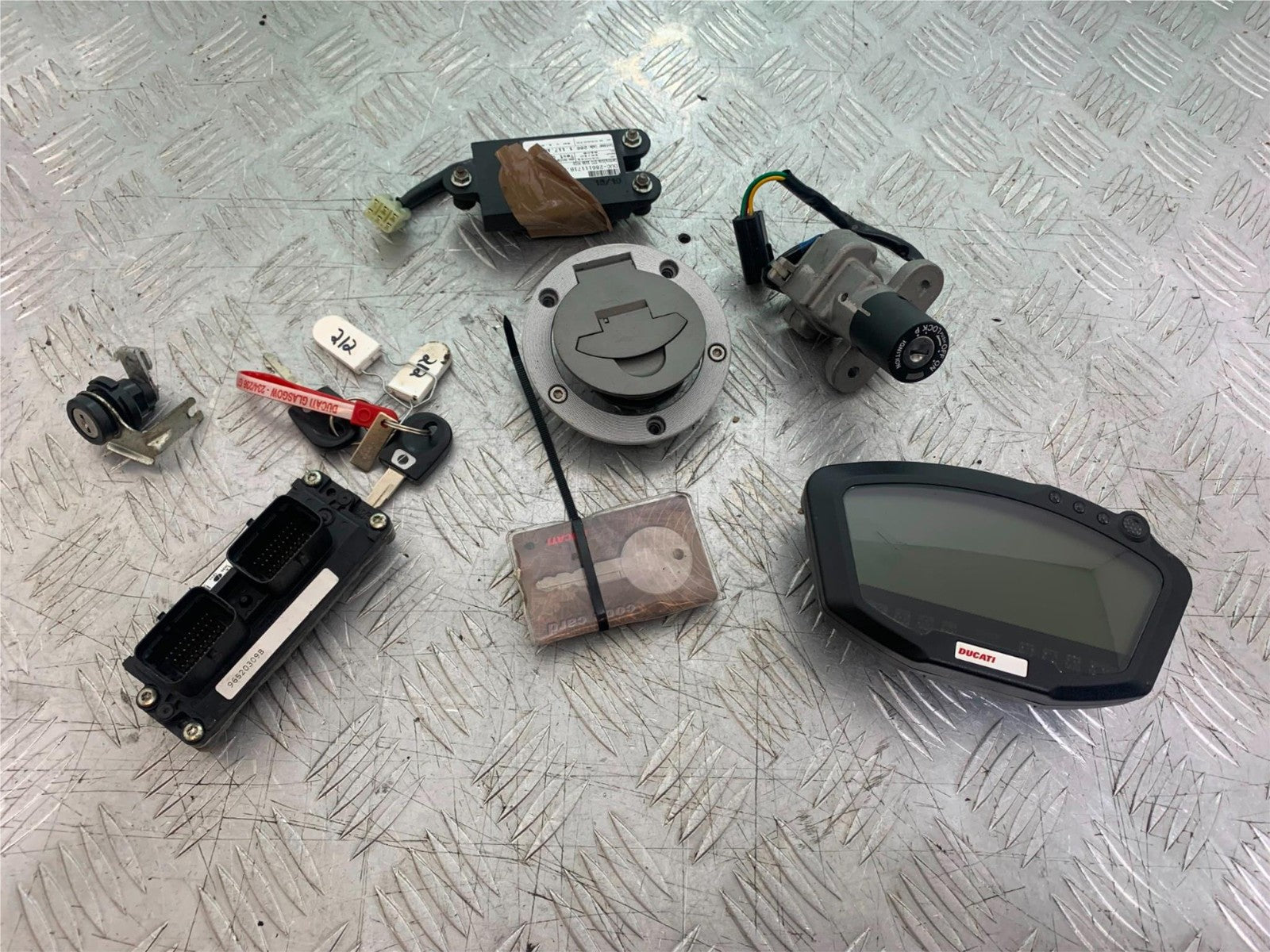DUCATI 1198 S ECU LOCKS CLOCKS KEYS CODE   YEAR 2009-2011 (CMB1219)