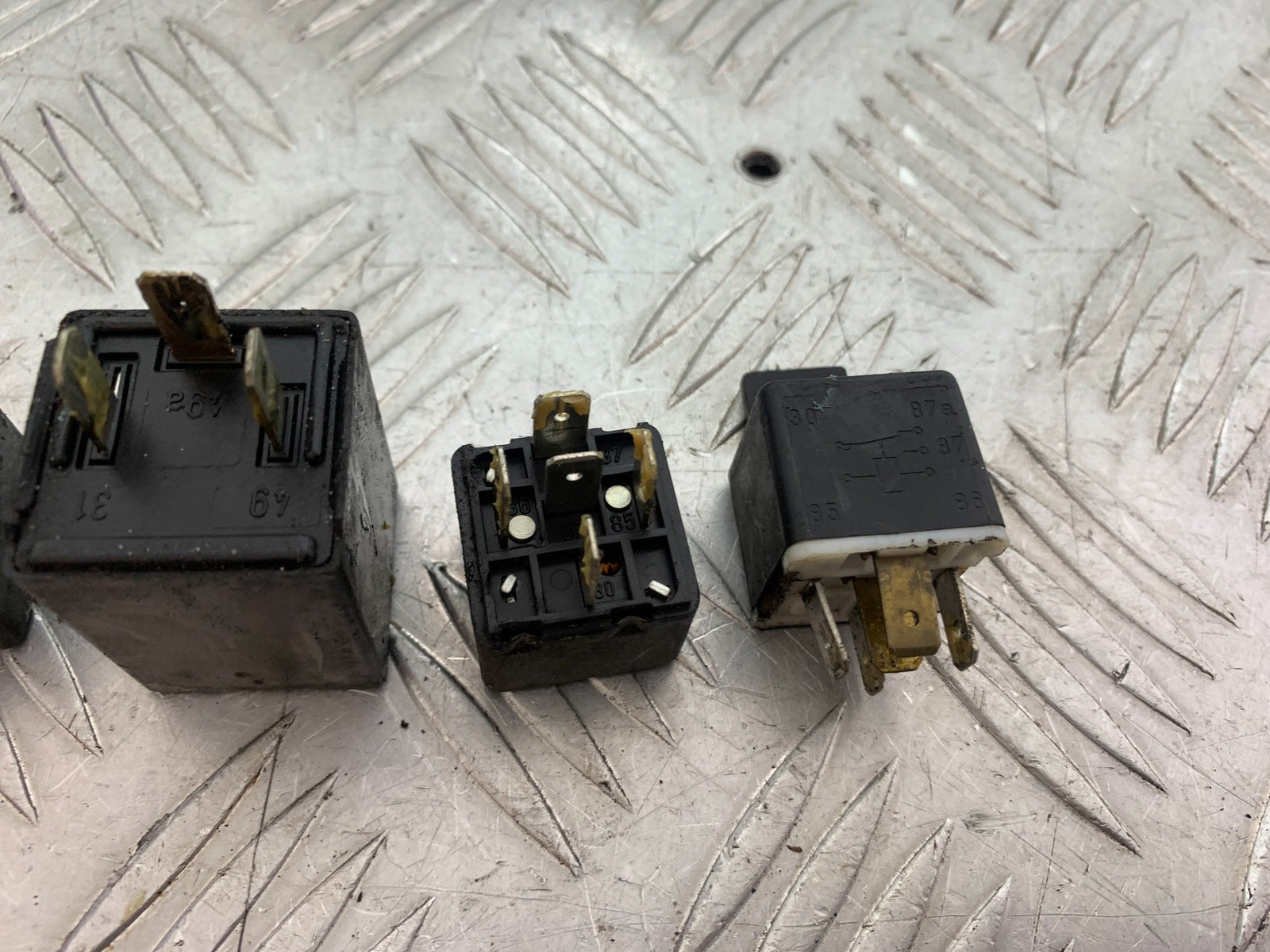 TRIUMPH T509 SPEED TRIPLE RELAYS YEAR 1997-1998 (CMB1144)
