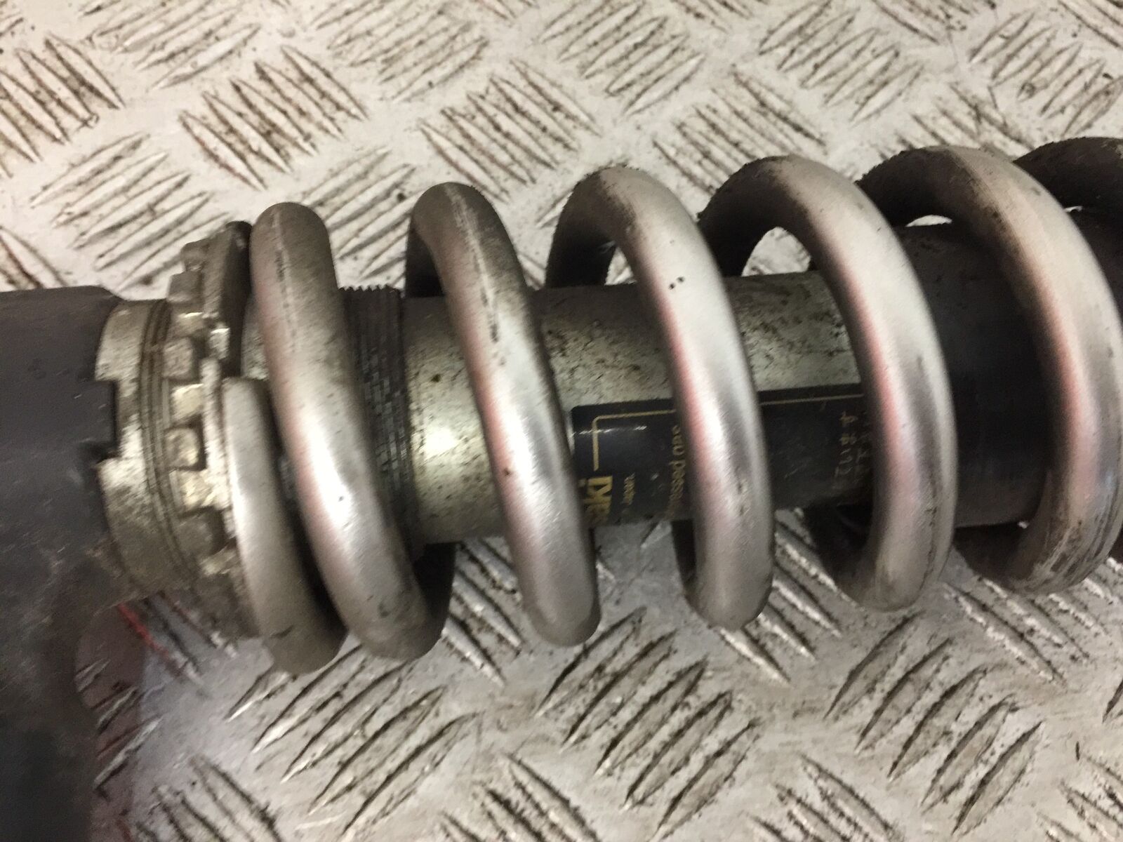 KAWASAKI Z1000 REAR SHOCK  YEAR 2007-2009 (STOCK 763)