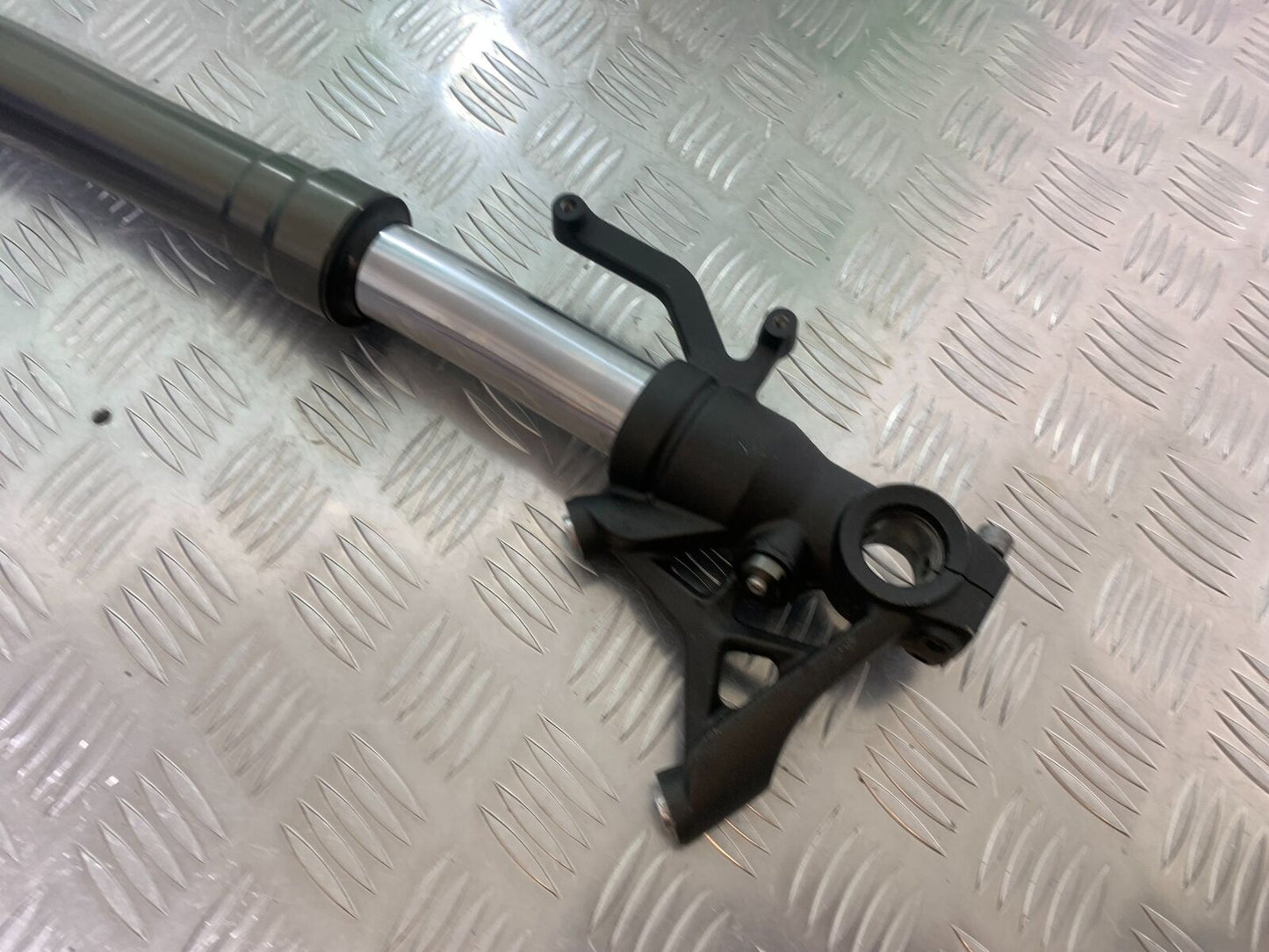 KAWASAKI Z1000 Z 1000 SX RIGHT FORK (BENT) YEAR 2011-13 (CMB1000)