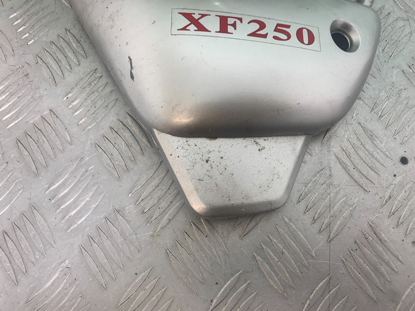 PIONEER XF250 SIDE PANEL   YEAR 2009 (CMB1143)