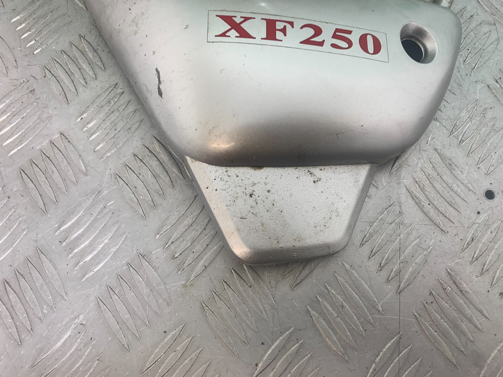 PIONEER XF250 SIDE PANEL   YEAR 2009 (CMB1143)