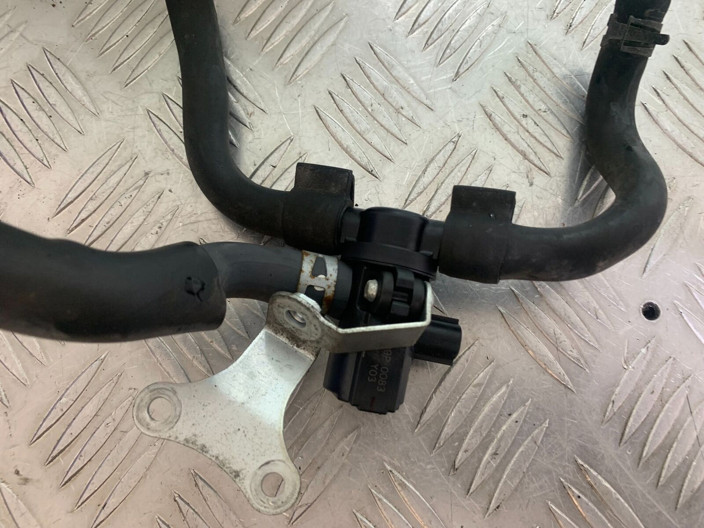 YAMAHA XJ6 XJ6-S AIR VALVE YEAR 2009-2015  (CMB1070)
