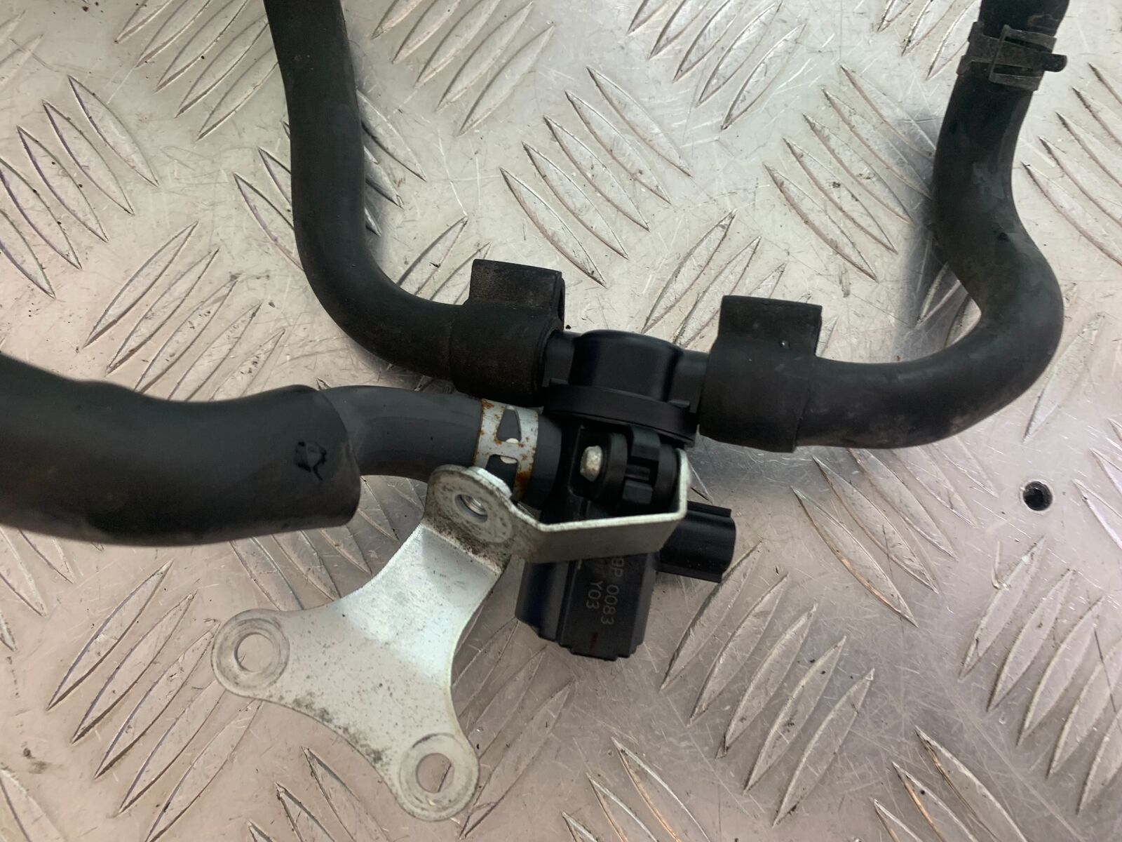 YAMAHA XJ6 XJ6-S AIR VALVE YEAR 2009-2015  (CMB1070)