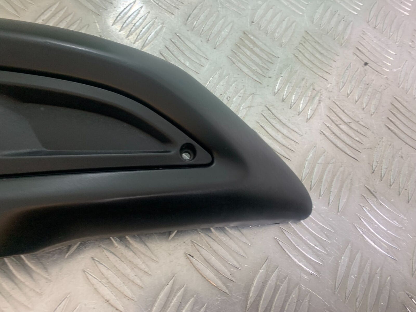 DUCATI DIAVEL 1200 LEFT AIR DUCT COVER   YEAR 2014-17 (CMB1054)