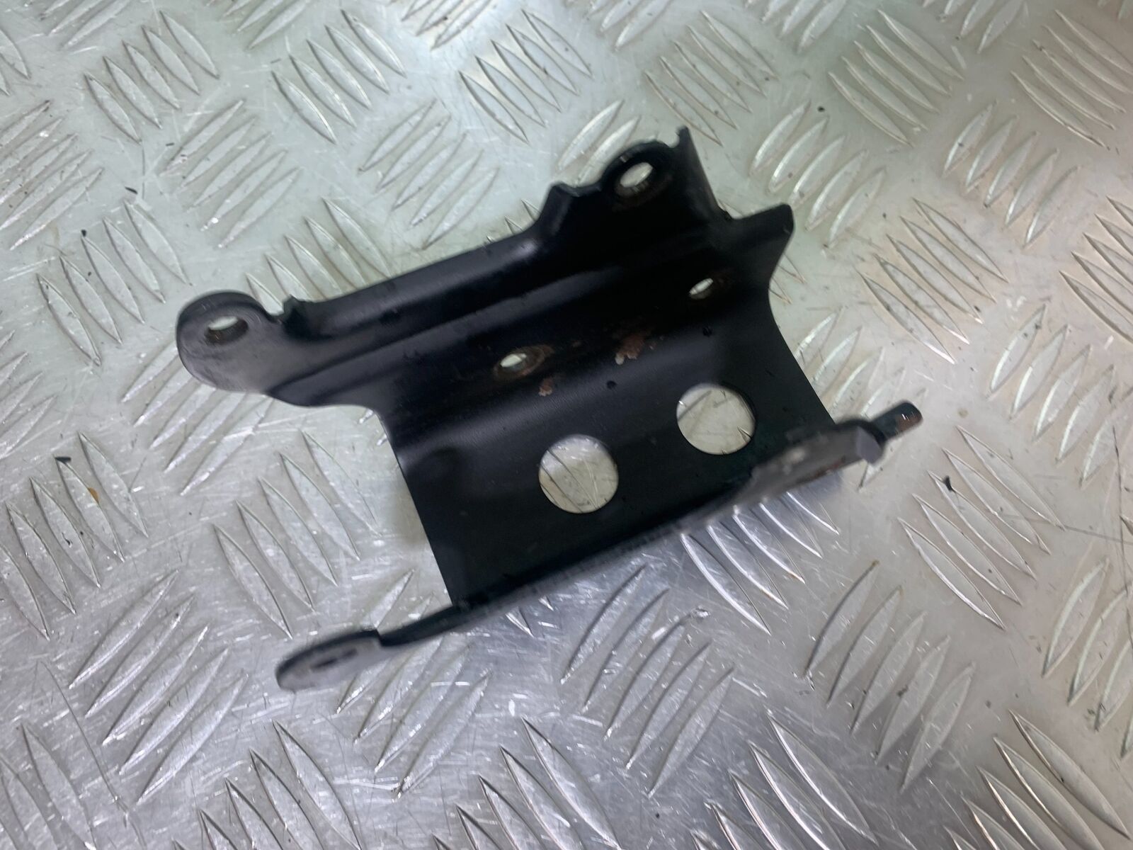 SINNIS TERRAIN 125 FRONT ENGINE BRACKET  YEAR 2024 (CMB1072)
