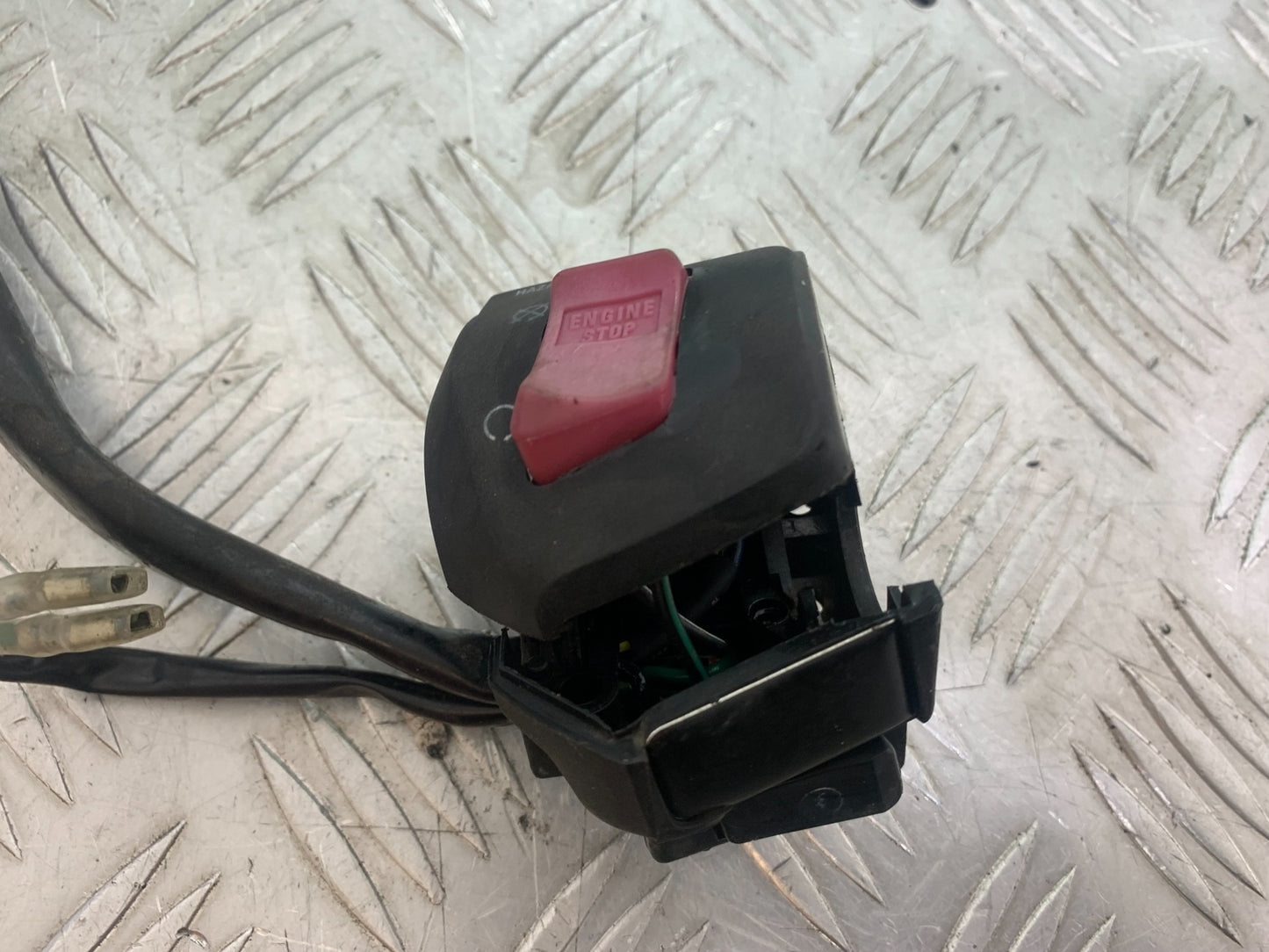 KAWASAKI J125 J125 RIGHT SWITCH GEAR  YEAR 2016-2020 (CMB1158)
