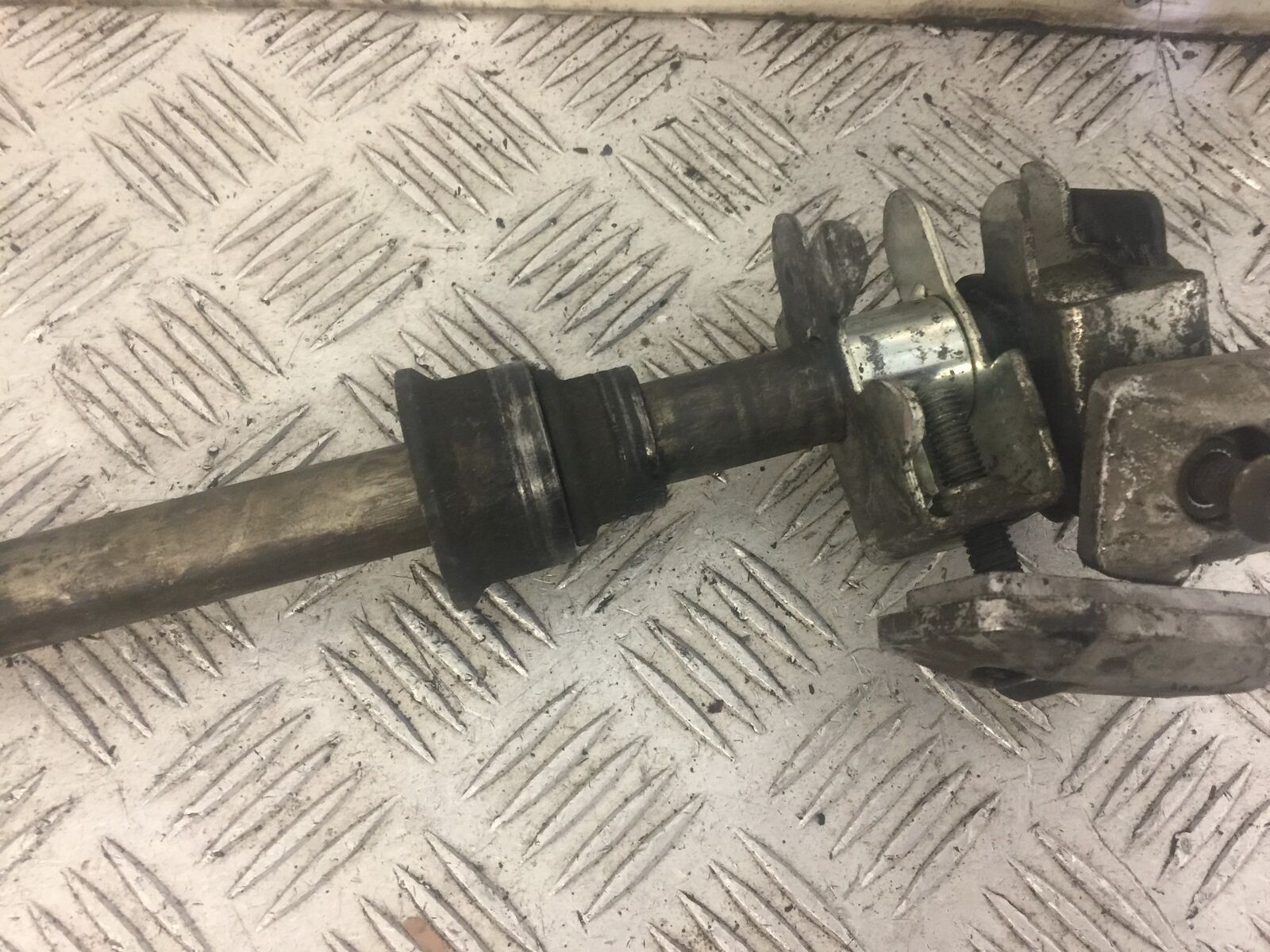 SUZUKI DL 650 V-STROM REAR WHEEL SPINDLE YEAR 2017 (STOCK 638)