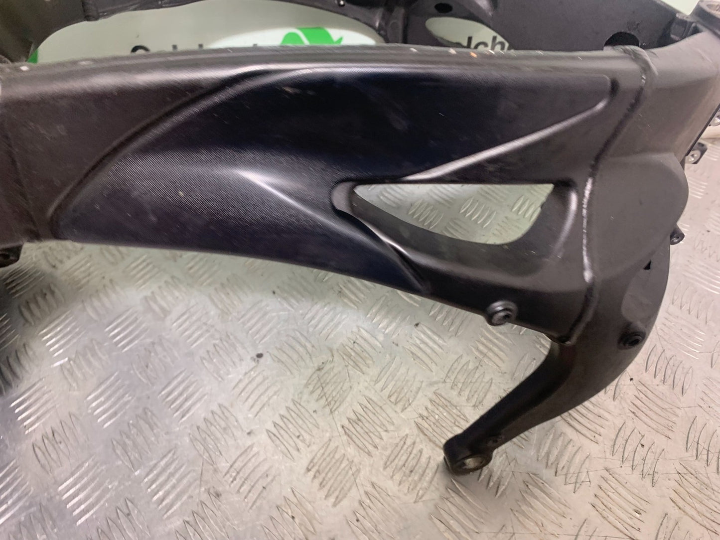 YAMAHA YZF R1 14 B BIG BANG FRAME REG LOG BOOK   2009-14 (CMB1175)