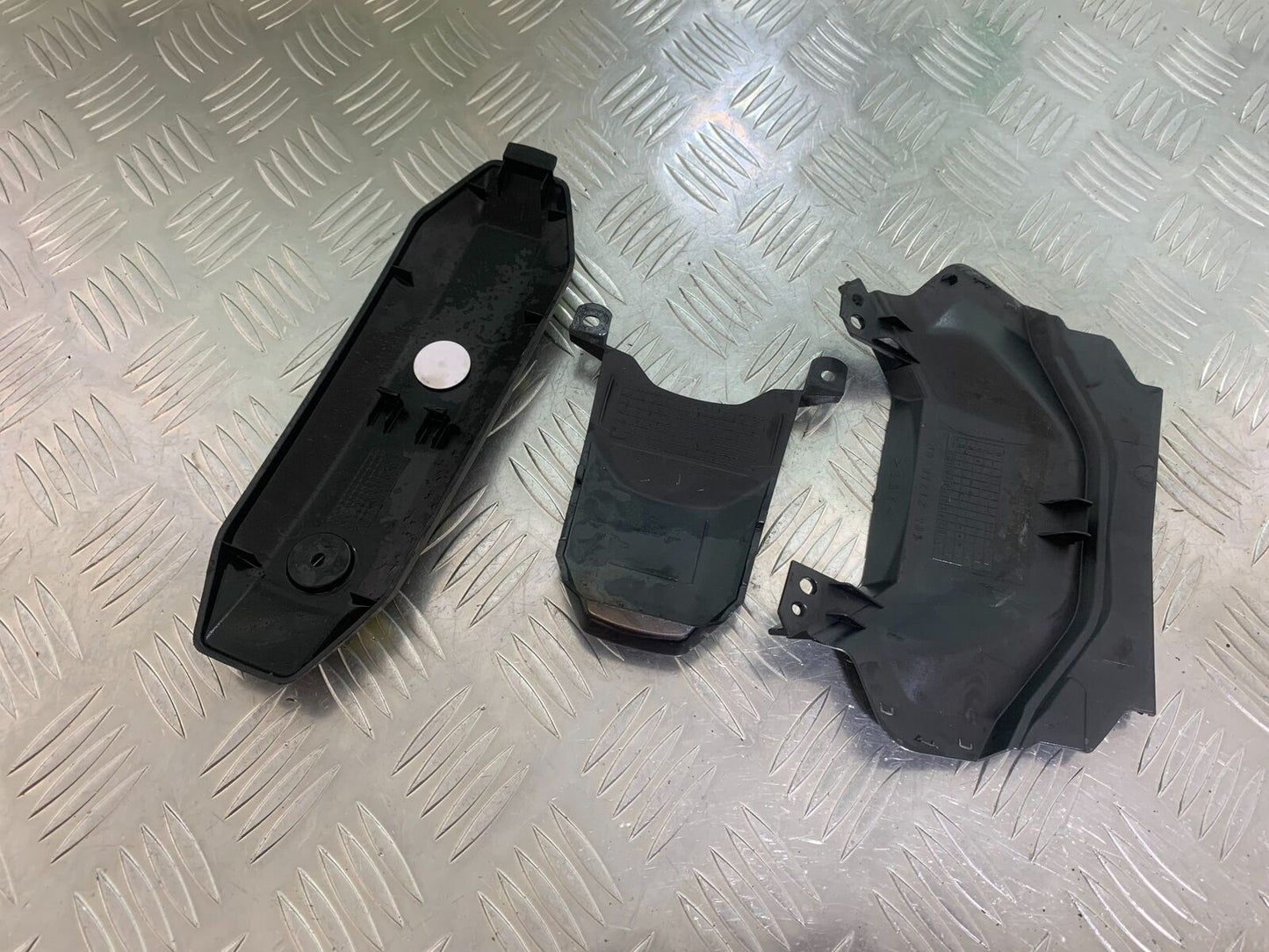 YAMAHA MT07 MT-07 INFILL PANELS  YEAR 2014 (STOCK 995)