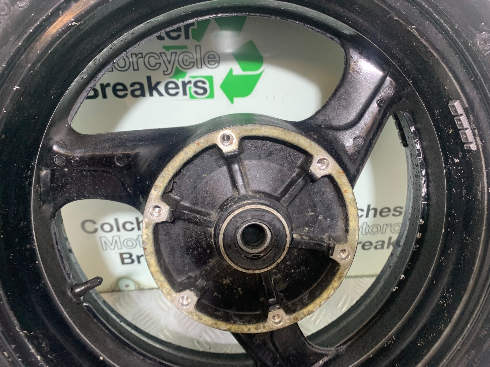 HONDA CBR1100 BLACKBIRD REAR WHEEL  YEAR 1999-2005 (CMB1232)