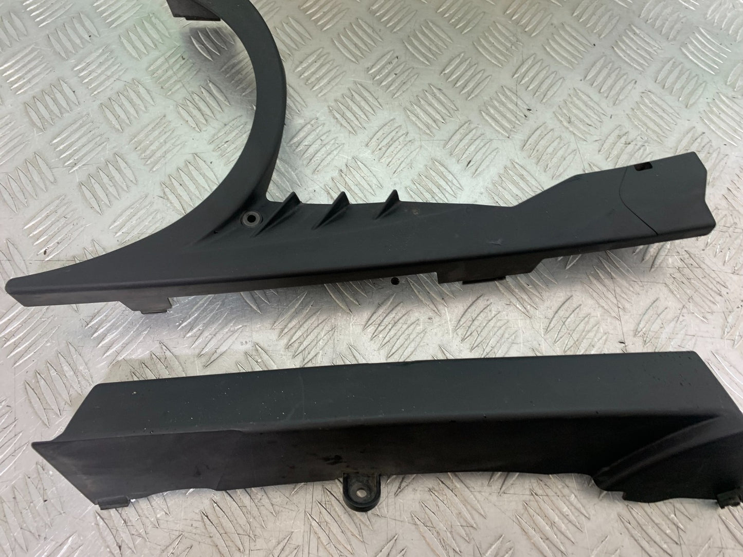BMW F800 GT CHAIN GUARD YEAR 2013-2017 (CMB1248)
