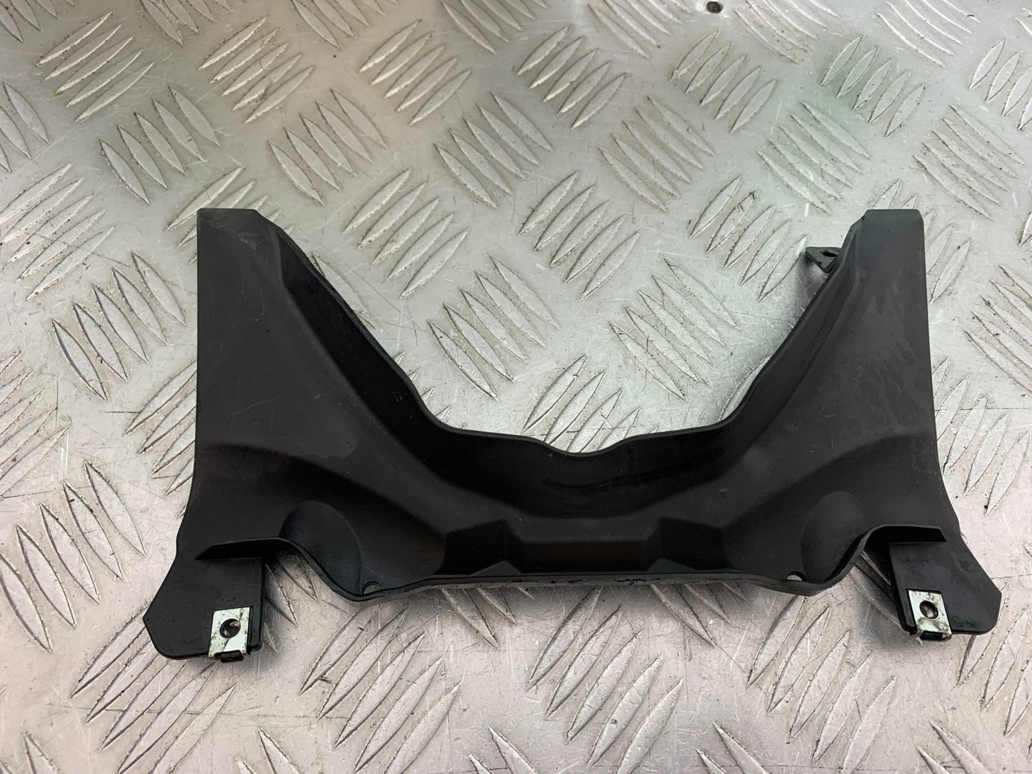 YAMAHA YZF-R125 YZF 125 SEAT PANEL JOINER INFILL YEAR 2019-2022 (CMB1263)