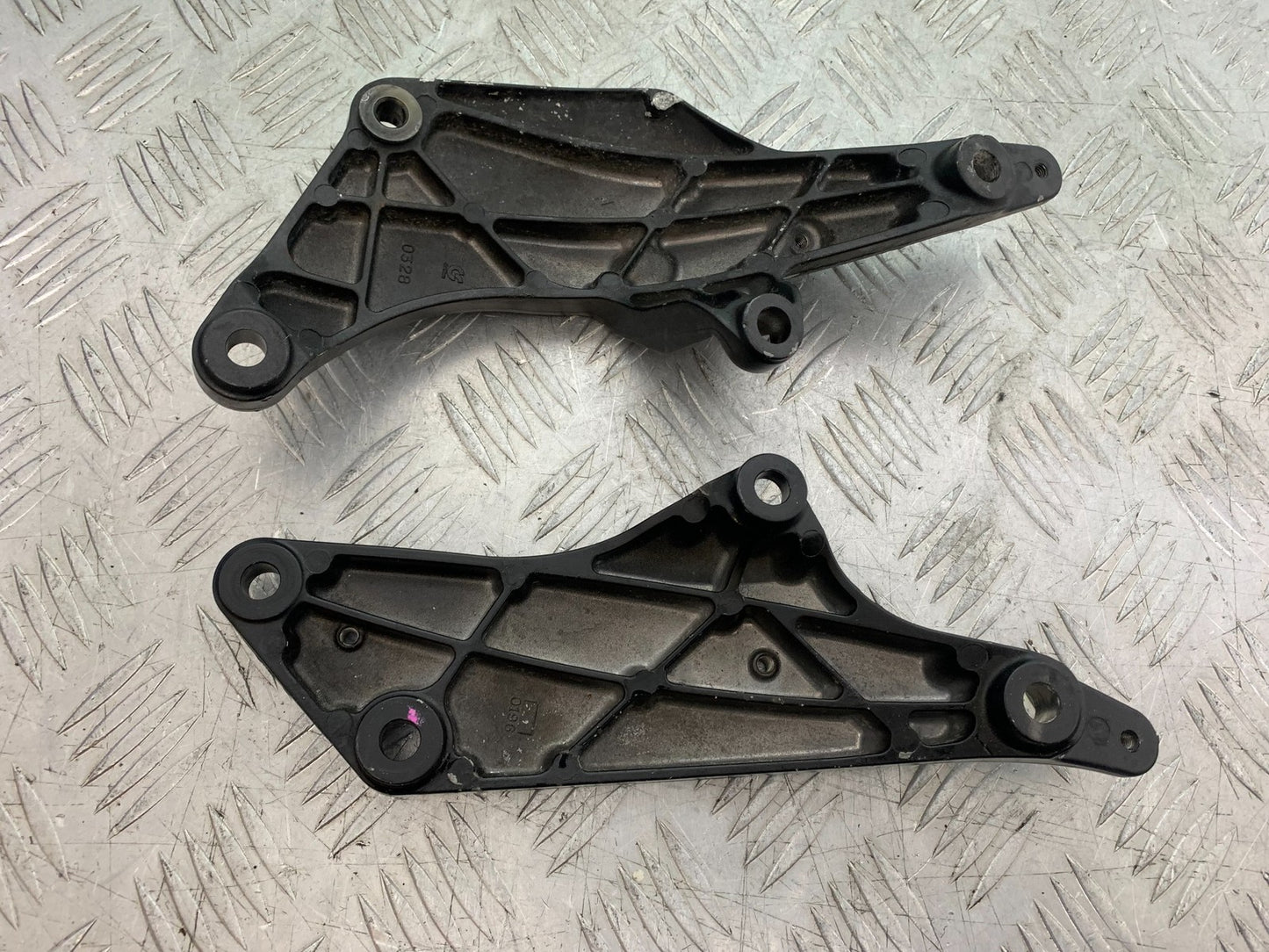 KAWASAKI ZX10R ZX10 R ENGINE BRACKETS 2008-2010 (CMB1301)