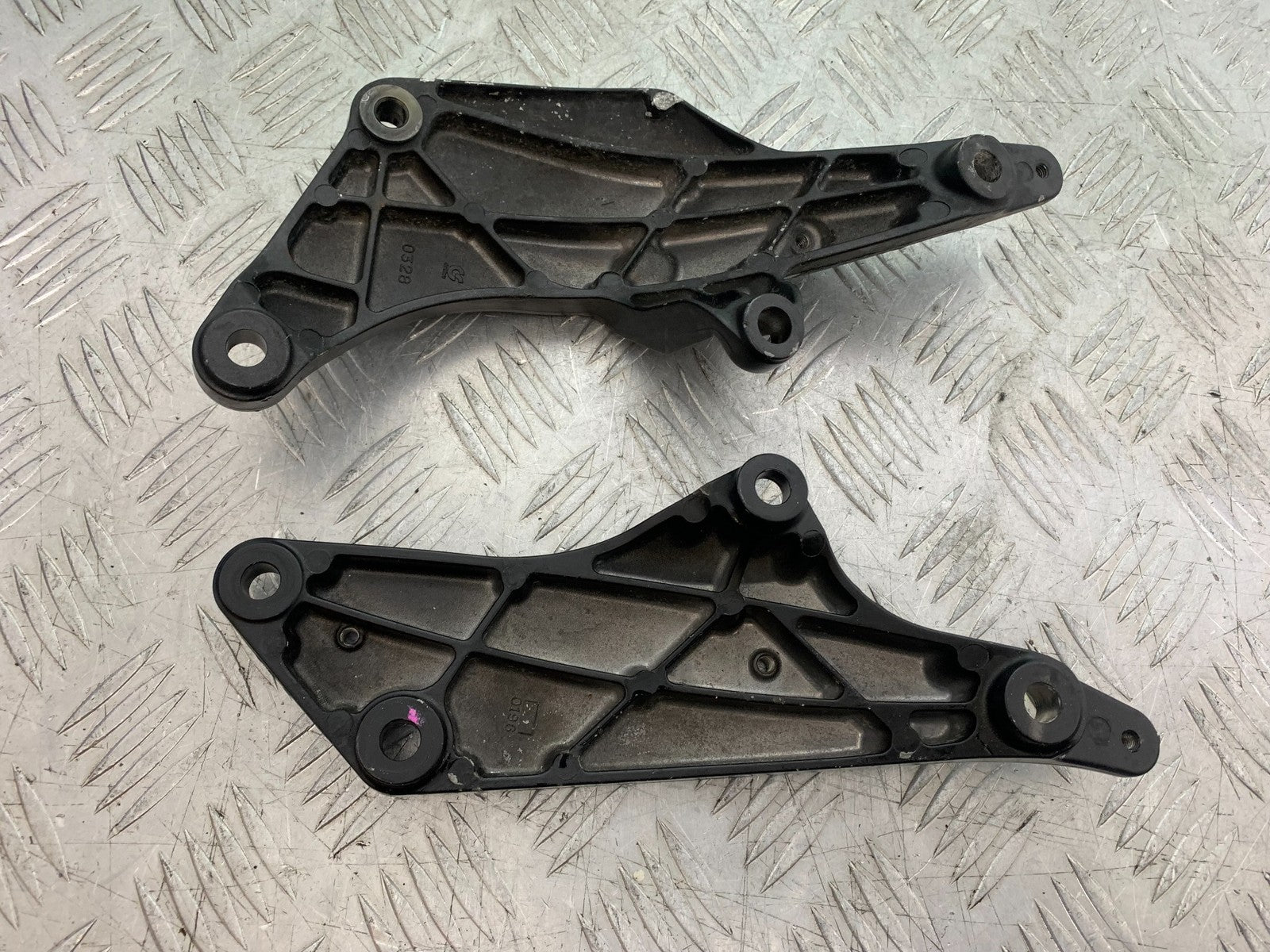 KAWASAKI ZX10R ZX10 R ENGINE BRACKETS 2008-2010 (CMB1301)