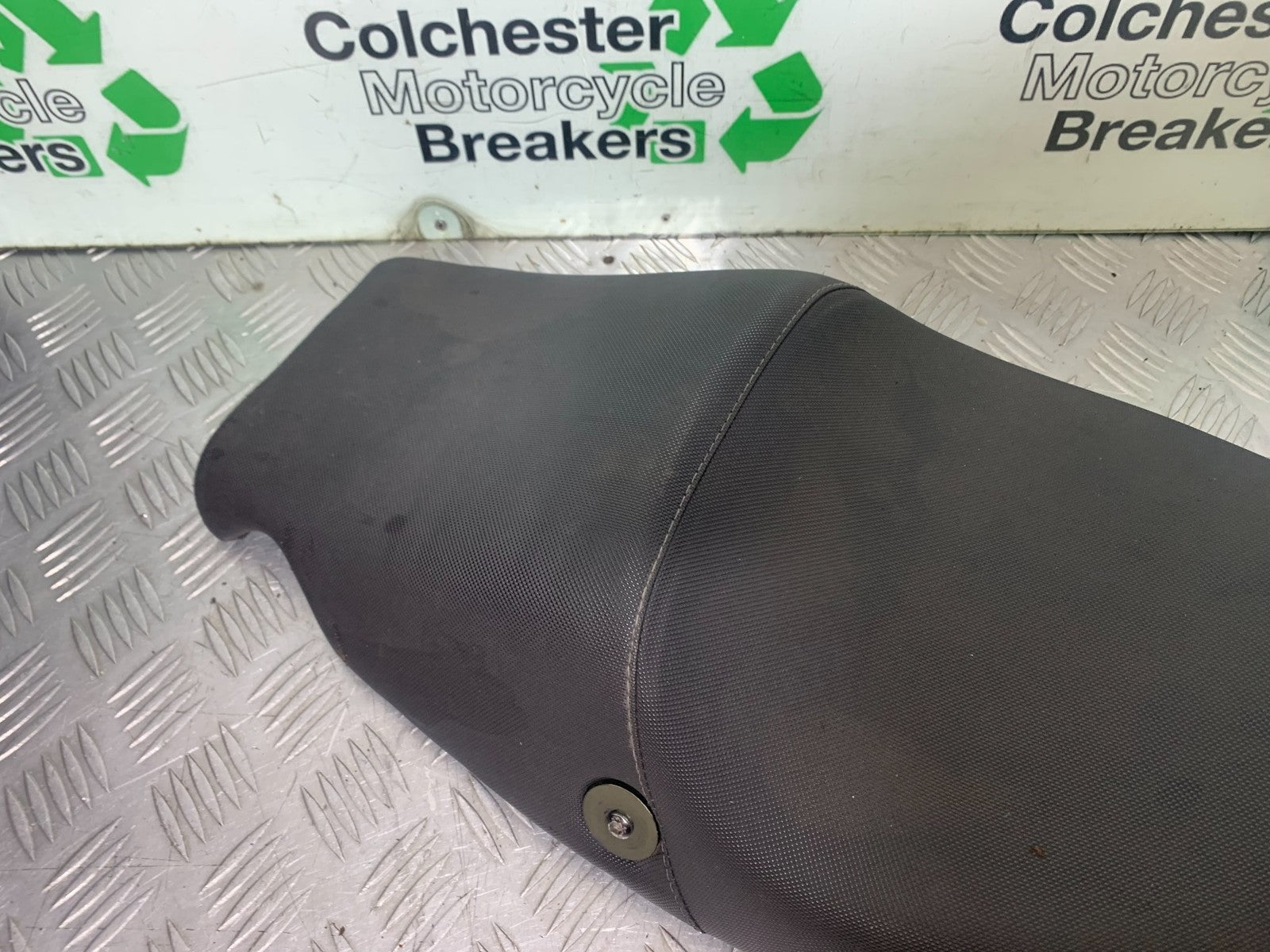 TRIUMPH 1050 SPRINT ST SEAT  2004-2007 (CMB1197)