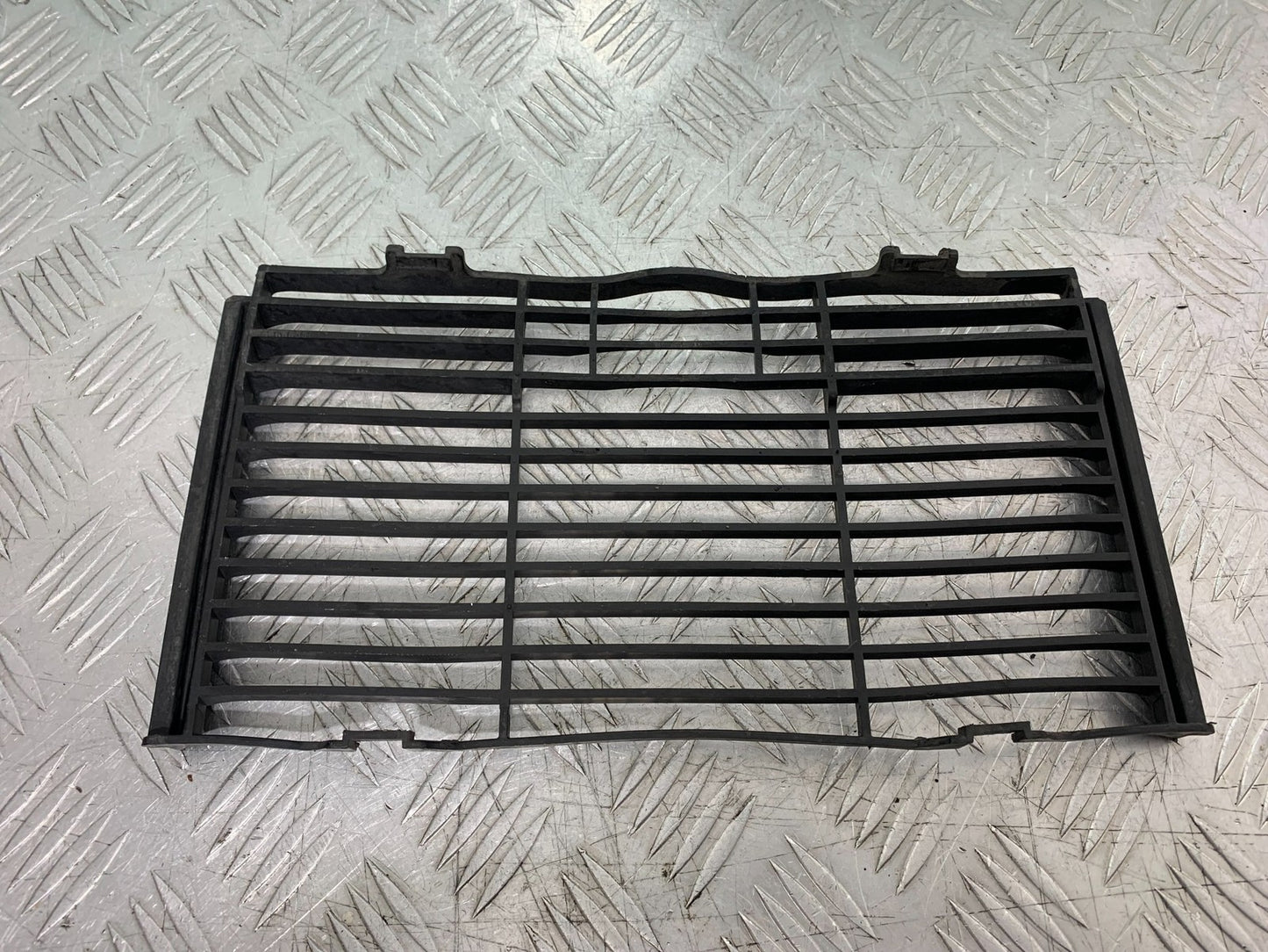 HONDA CB600 CB 600 HORNET RADIATOR GRILL    YEAR 1998-2002 (CMB1297)