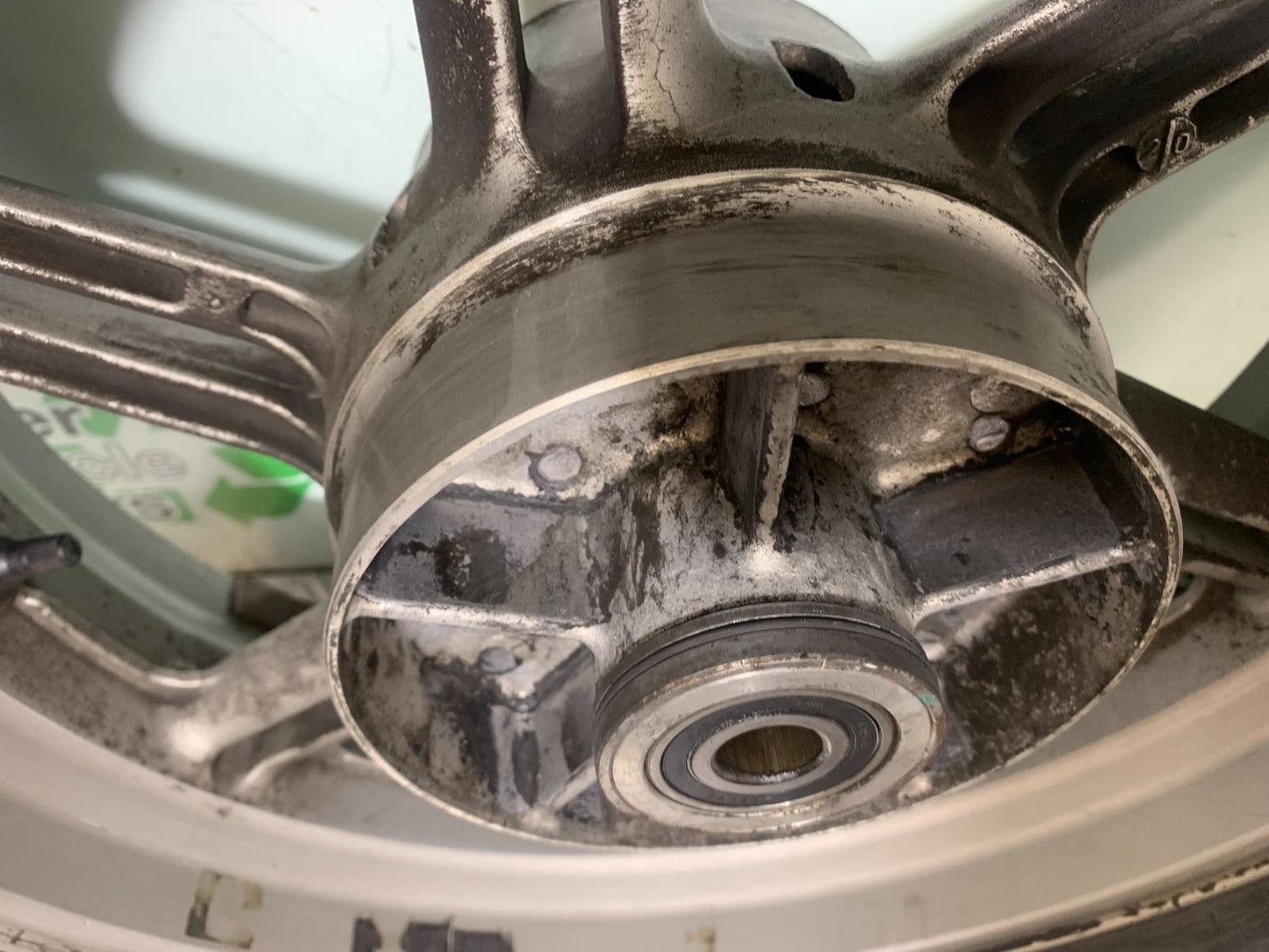 HONDA CBF600 CBF 600 REAR WHEEL  YEAR 2004-07  (CMB1305)