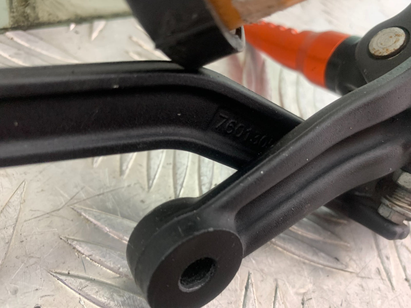 KTM 690 DUKE R LC4 RIGHT HANGER PEG REAR BRAKE PEDAL YEAR 2012-2015  (CMB1180)