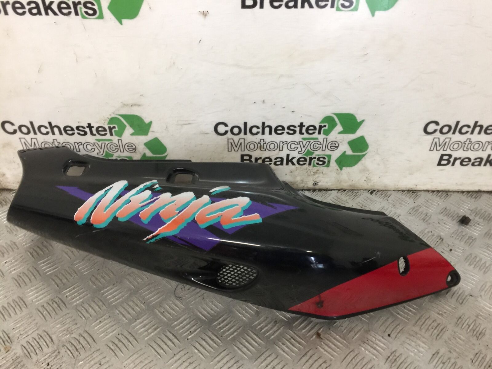 KAWASAKI ZX9R ZX9B RIGHT SEAT PANEL YEAR 1994 (STOCK 860)