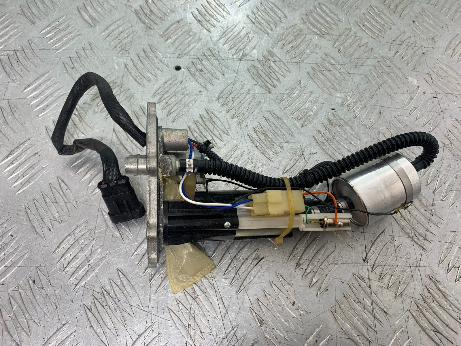 DUCATI 1198 S PETROL PUMP  YEAR 2009-2011 (CMB1219)