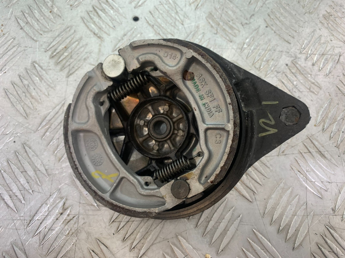 HONDA CBF125 CBF 125 REAR BRAKE HUB  YEAR 2009-14  (CMB1172)
