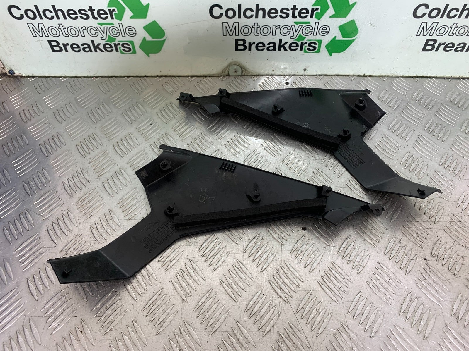 KAWASAKI NINJA 400 EX 400 LEFT AND RIGHT INFILLS  YEAR 2018-2022 (CMB1278)