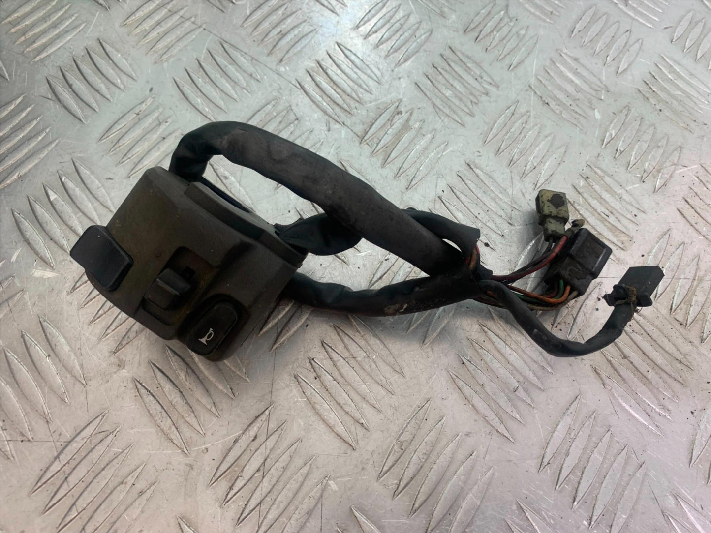 KAWASAKI ZZR1100 D LEFT SWITCH GEAR    YEAR 1993-2001 (CMB1164)
