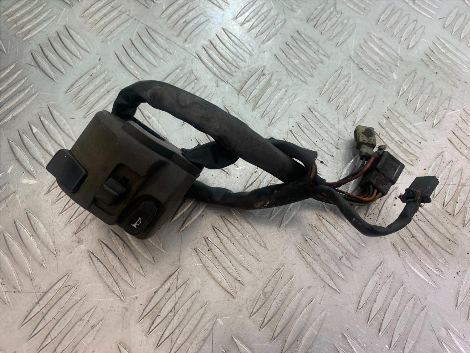 KAWASAKI ZZR1100 D LEFT SWITCH GEAR    YEAR 1993-2001 (CMB1164)