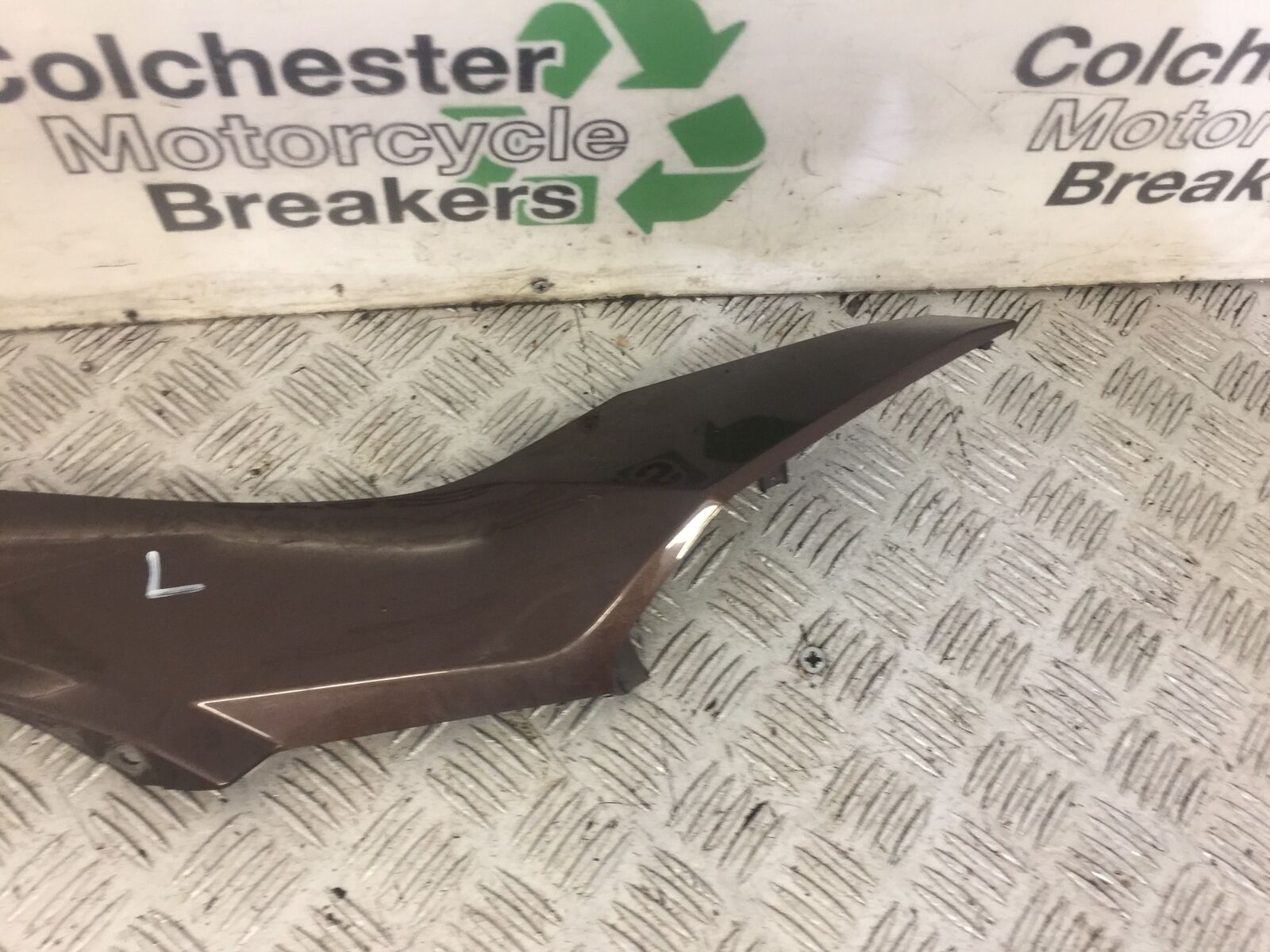 HONDA FORZA 125 LEFT SIDE PANEL YEAR 2015 (STOCK 620)