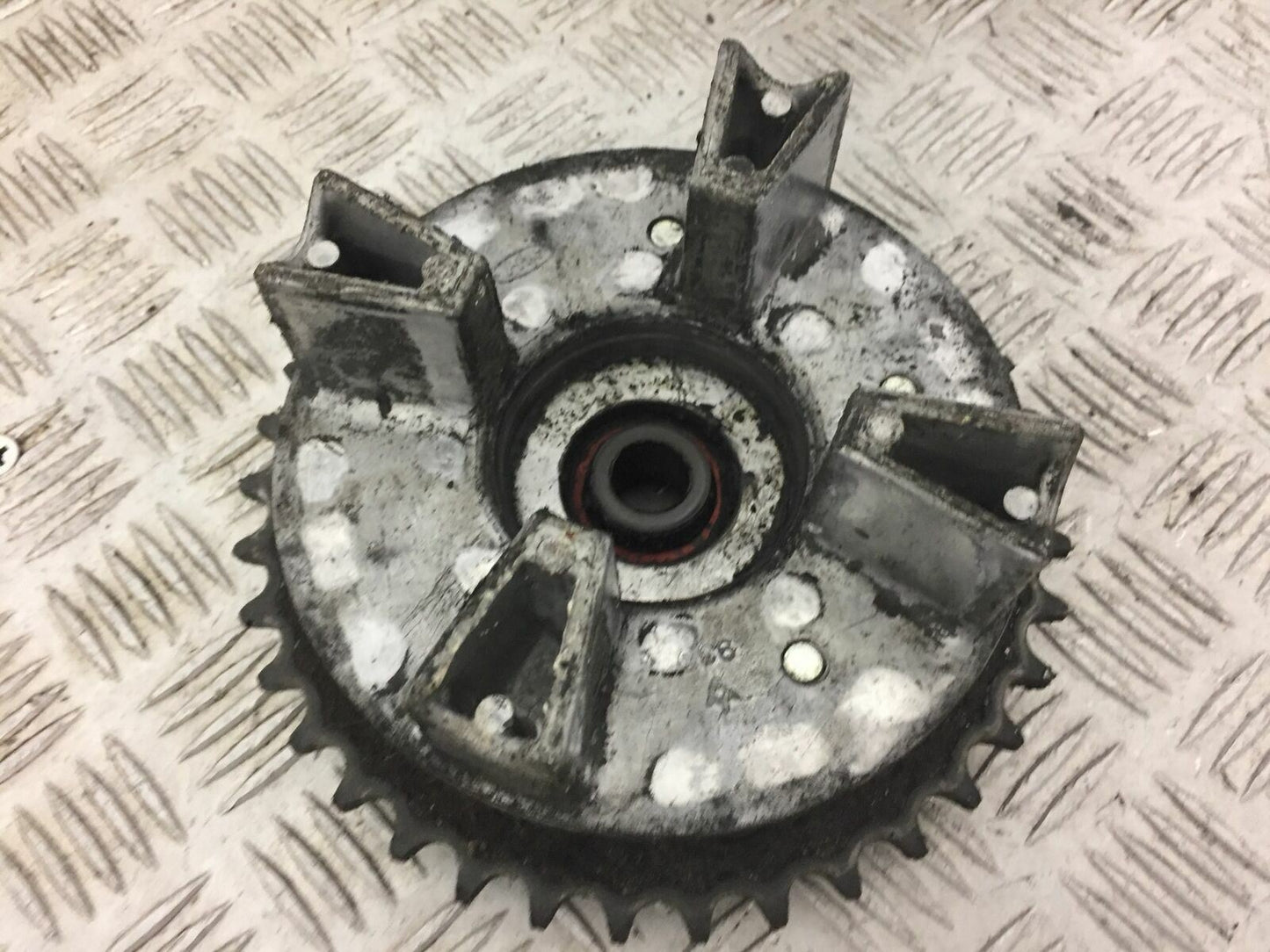 HONDA CB400 CB 400 SUPERFOUR REAR SPROCKET CARRIER    YEAR 1992