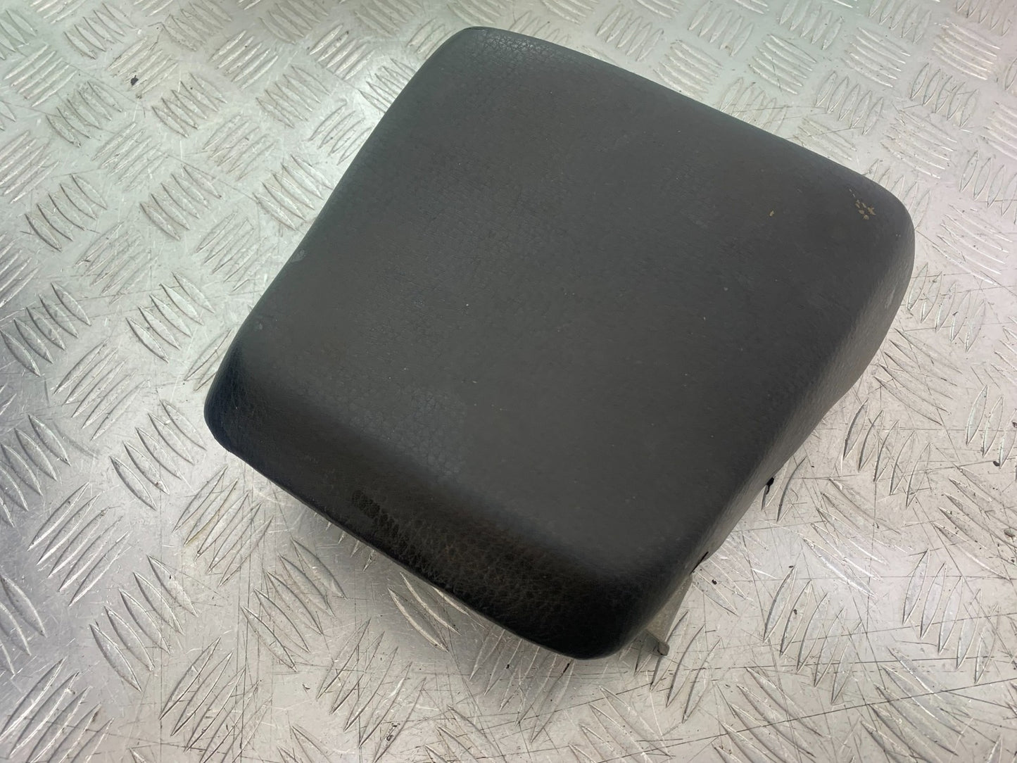 KAWASAKI GPZ600 GPZ 600 REAR SEAT  YEAR 1988-90 (CMB1258)