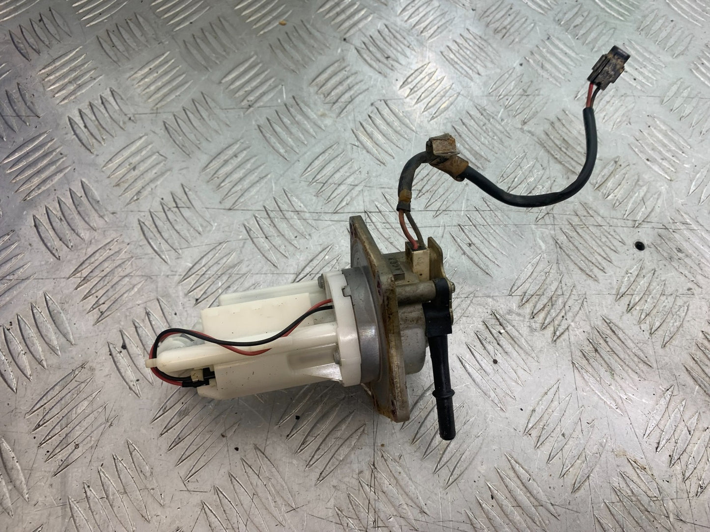 KAWASAKI KXF450 KXF 450 PETROL PUMP  YEAR 2013 CMB1217)
