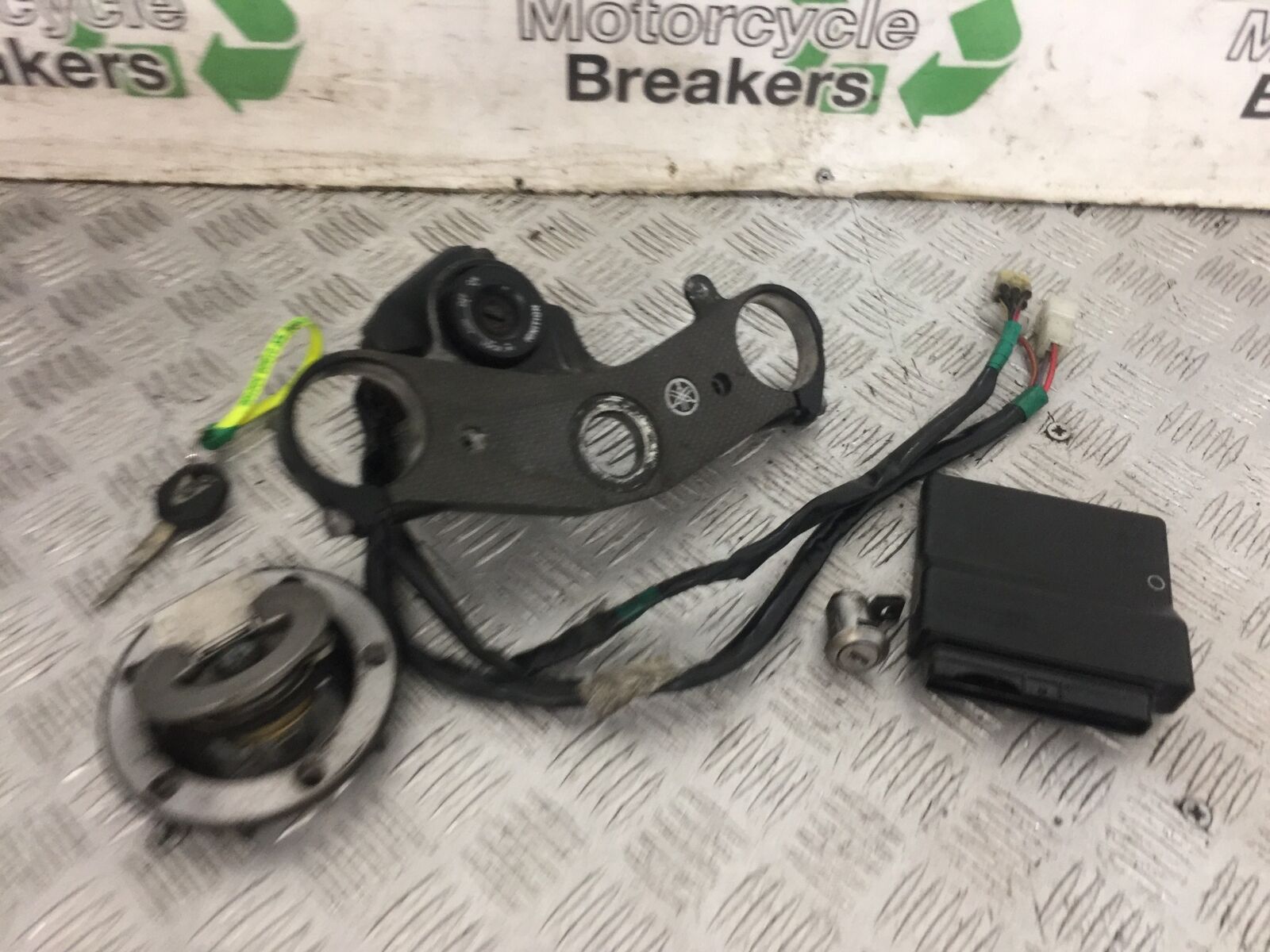 YAMAHA YZF R1 5VY ECU LOCKS KEY   YEAR 2004-2006 (STOCK 748)