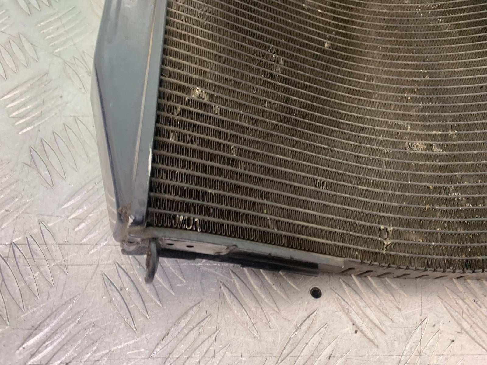 KAWASAKI ZX9R ZX9 C RADIATOR   YEAR 1998-99 (CMB1213)