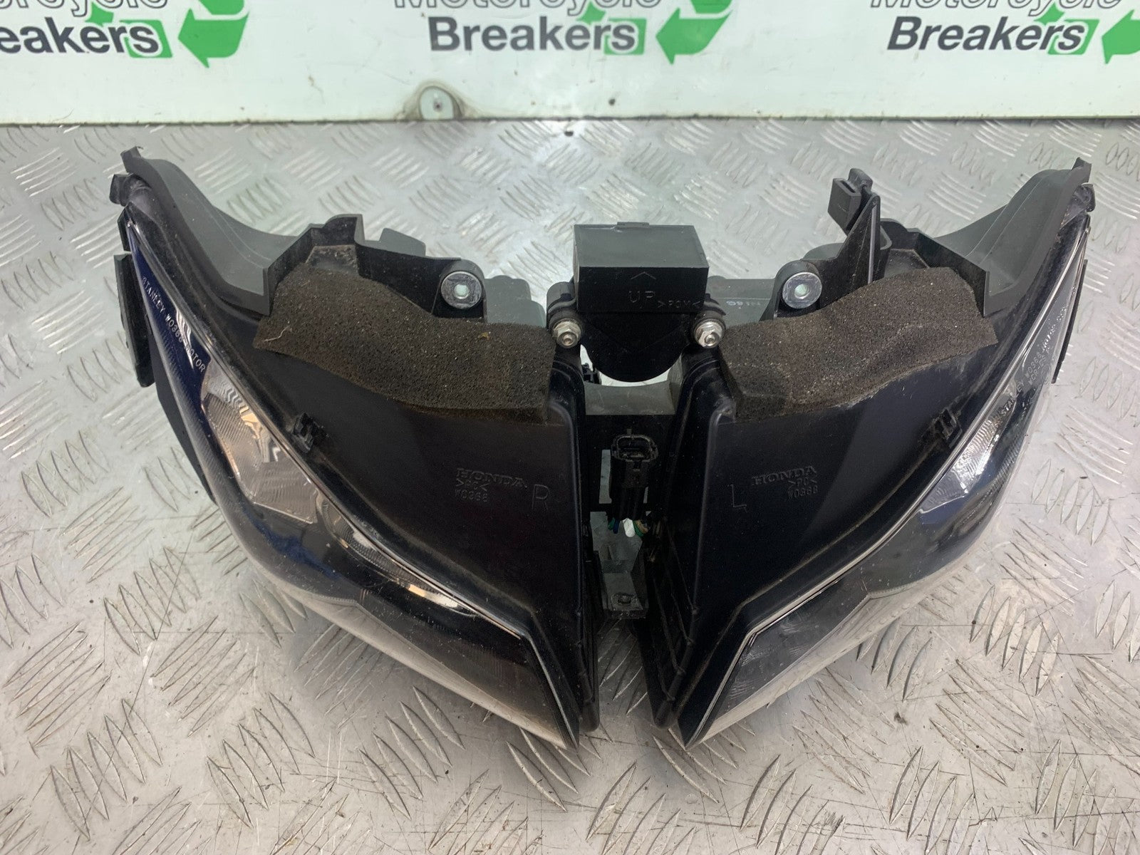 HONDA CBR1000 rr FIREBLADE HEADLIGHT YEAR 2012-2016 (CMB1198)