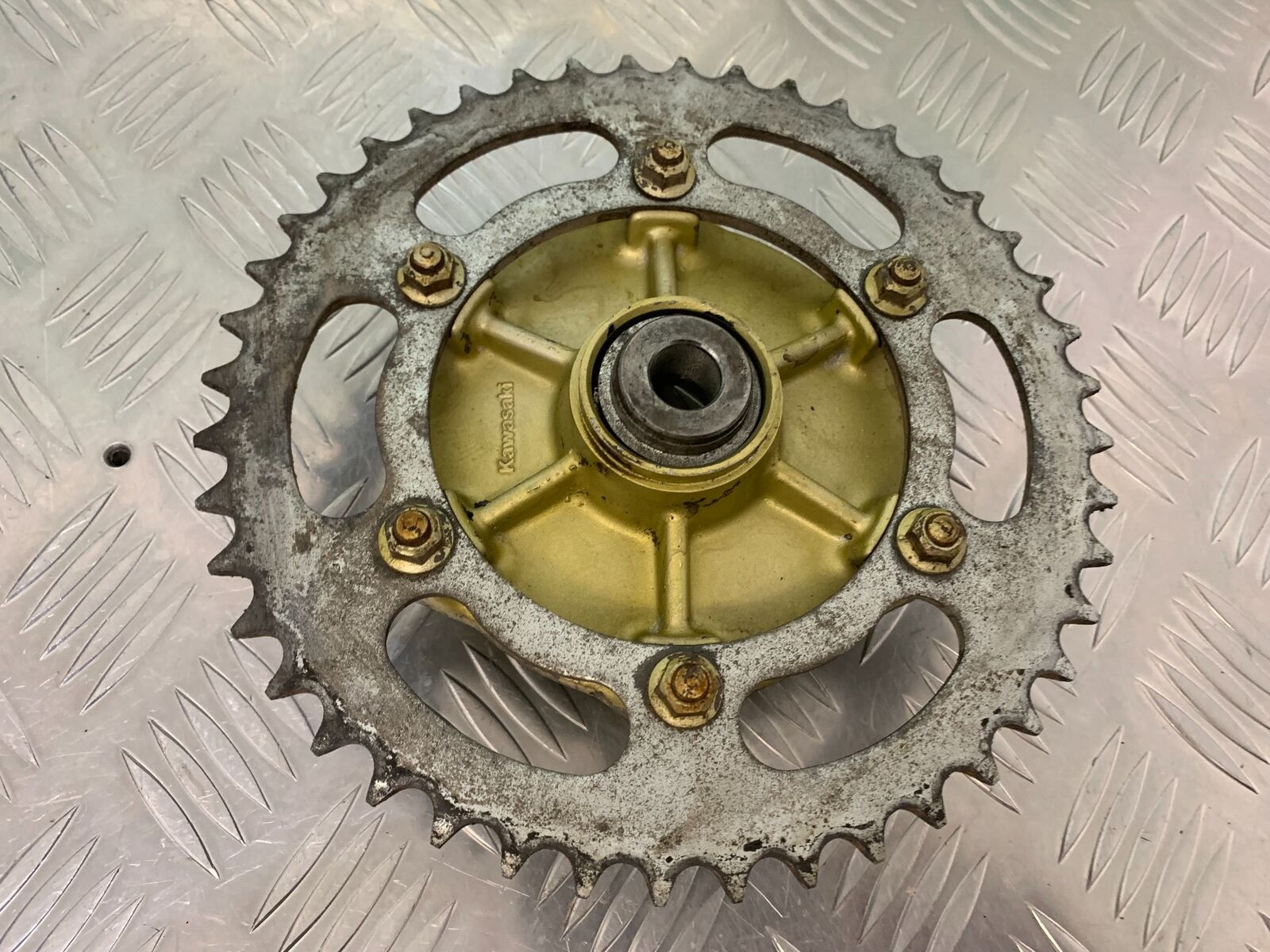 KAWASAKI KLR250 KLR 250 SPROCKET CARRIER   YEAR 1984-2001 (STOCK 980)