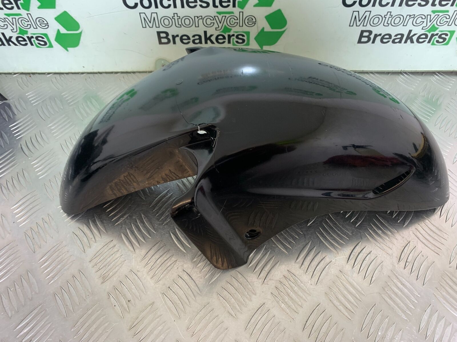 HONDA CBR1100 BLACKBIRD FRONT MUDGUARD (CRACKED) YEAR 1996-1998 (CMB1017)