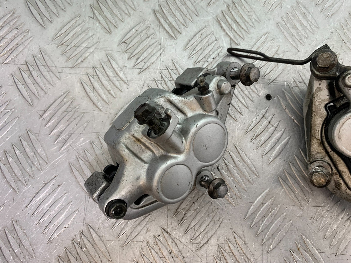 YAMAHA XV1100 XV 1100 VIRAGO FRONT BRAKE CALIPERS 1990-1999 (CMB1243)